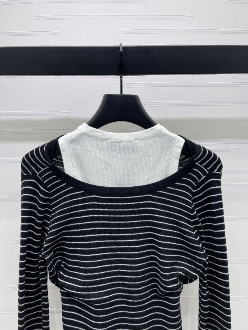 Pra*a sweaters